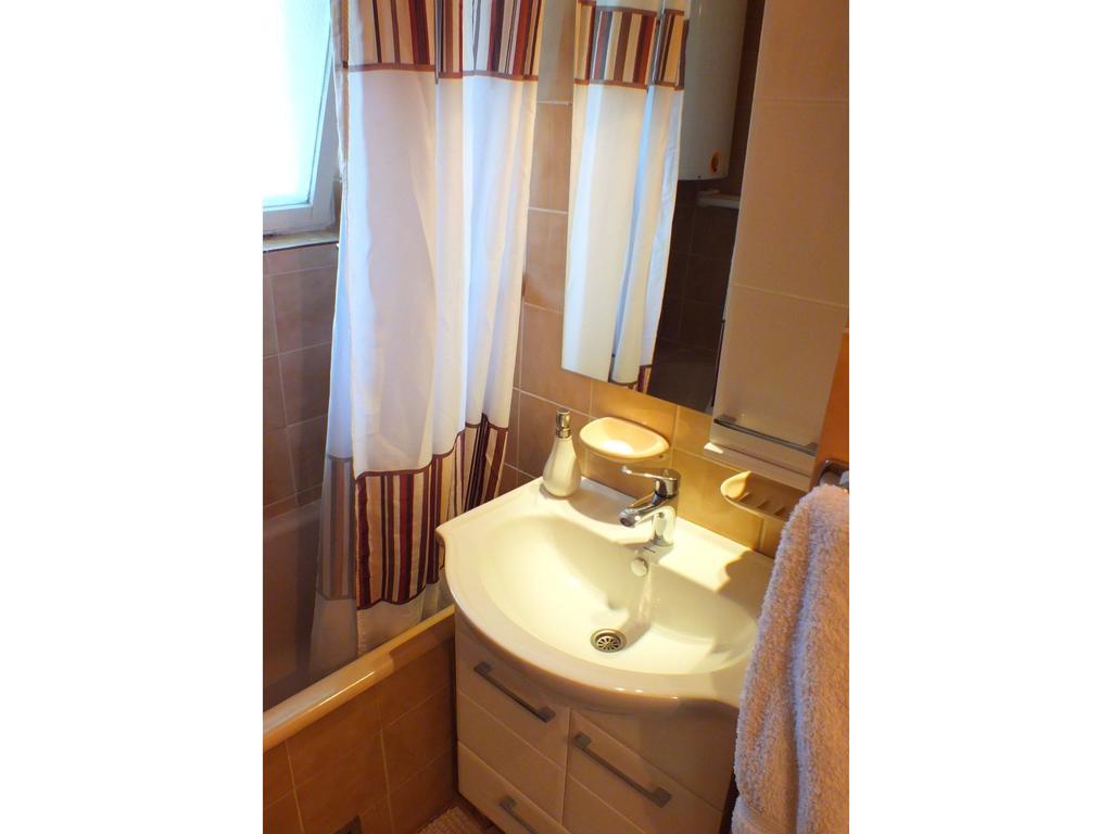 B&B Girasole โนวีซาด ภายนอก รูปภาพ