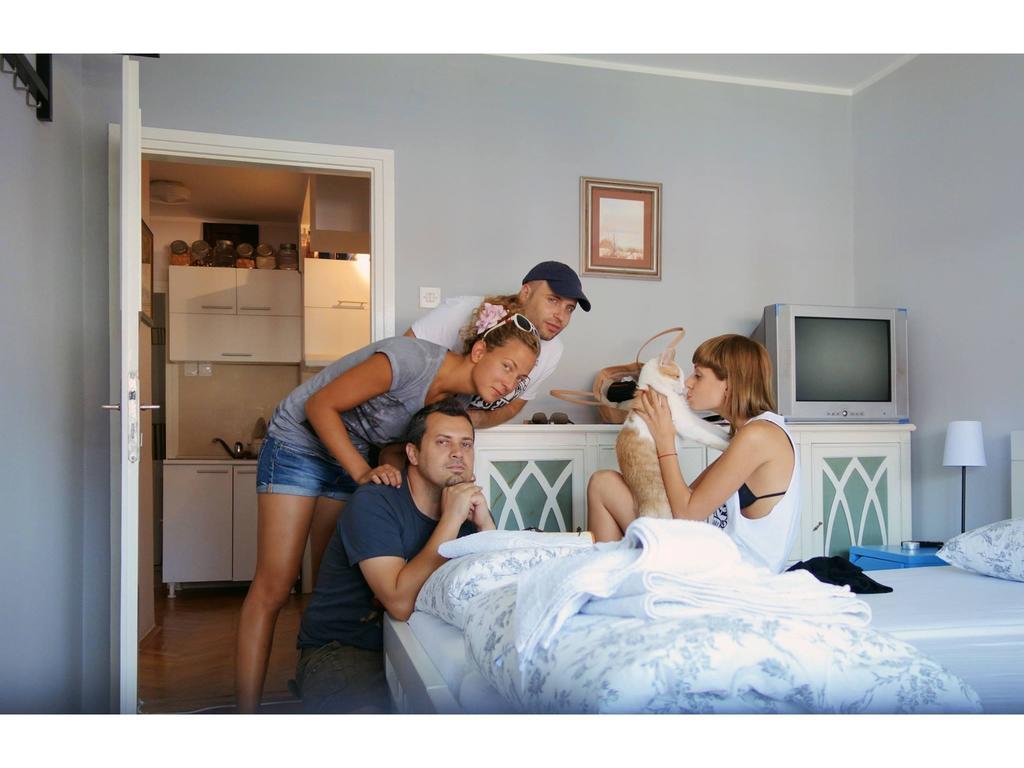 B&B Girasole โนวีซาด ภายนอก รูปภาพ