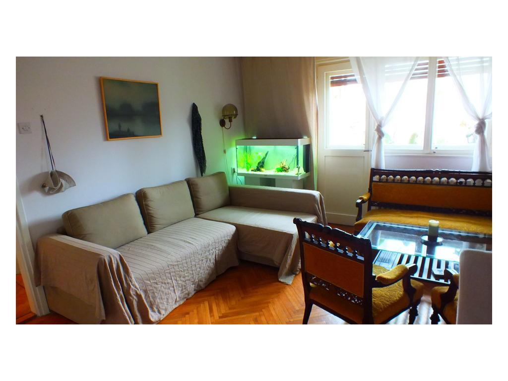 B&B Girasole โนวีซาด ภายนอก รูปภาพ